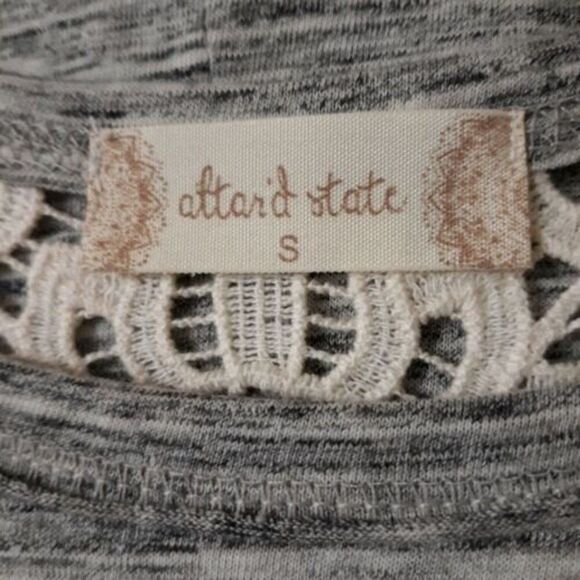 Altar'd State Womens Sz Small Pullover Swing Top With Lace Swing Fit - Picture 4 of 8